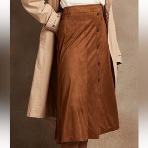 Banana Republic Faux Suede Skirt in Cognac. Size XL. Brand new!